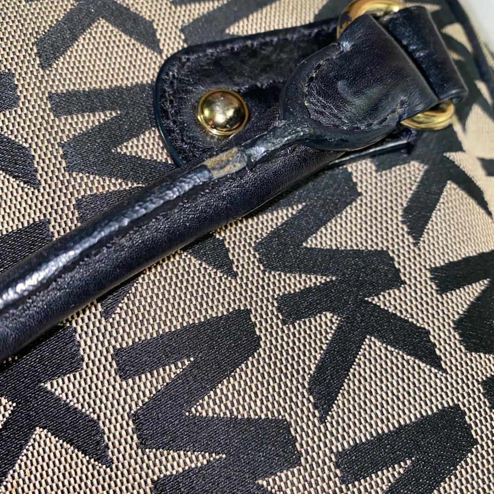 Authentic Michael Kors Satchel - Picture 14 of 16